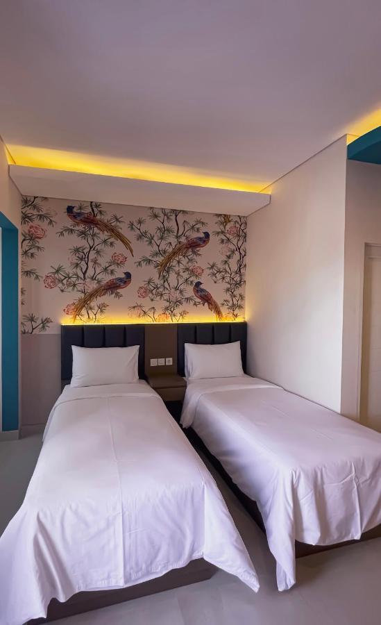 Aj Boutique Hotel Джокьякарта Экстерьер фото
